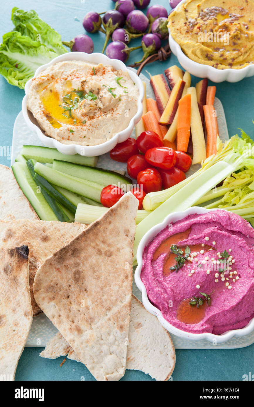 Verschiedene Sorten von Hummus Stockfoto