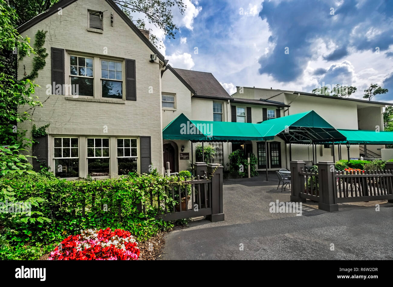 Eine neue Markise Akzente der Eingang zum University Inn, ein familiengeführtes Hotel in der Nähe von der Emory University in Atlanta, Georgia, 29. Mai 2014. Stockfoto