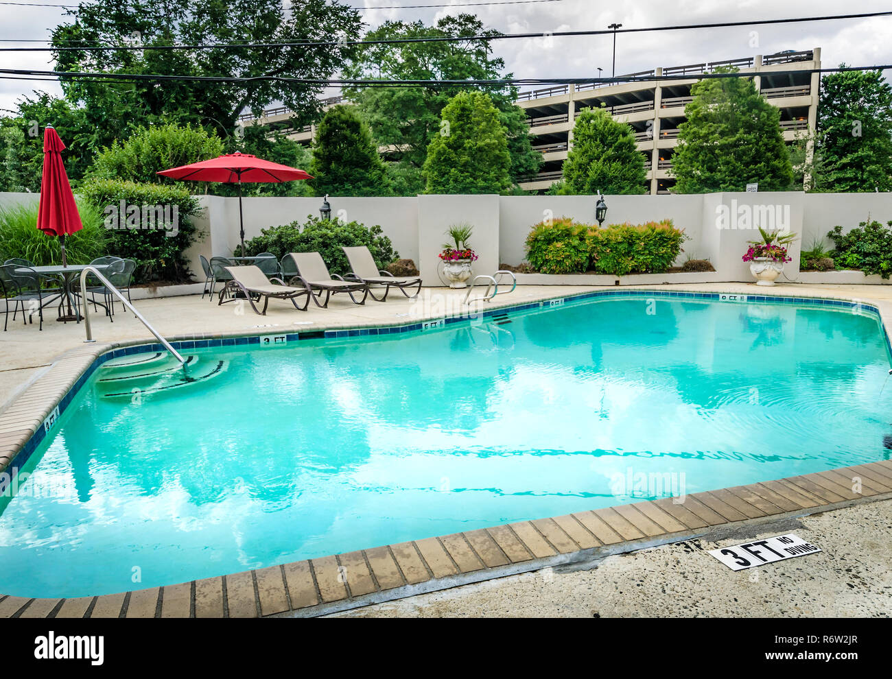 Ein Schwimmbad ist bereit für die Sommersaison im University Inn, ein familiengeführtes Hotel in der Nähe von der Emory University in Atlanta, Georgia, 29. Mai 2014 entfernt Stockfoto