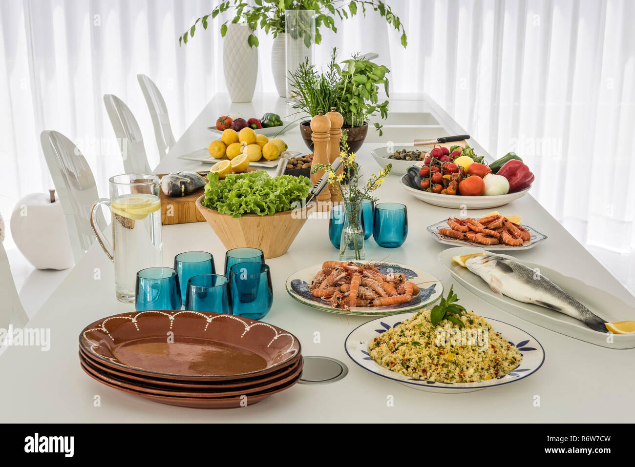 Mediterrane Küche Mittagessen auf der Insel in der neuen Villa bauen, Quinta do Lago Stockfoto