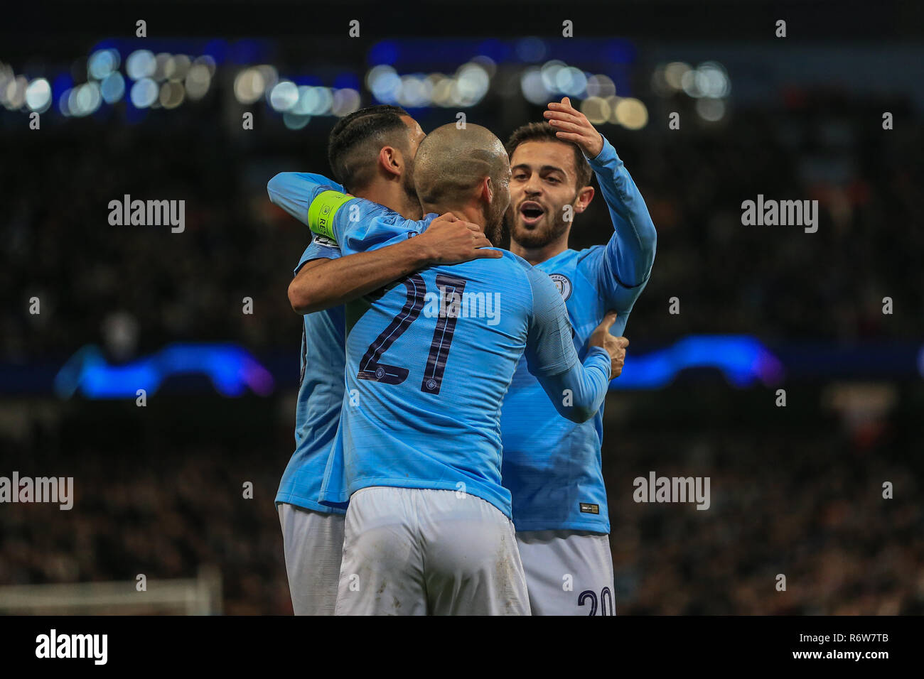 7. November 2018, das Etihad Stadium, London, England, UEFA Champions League, Manchester City v Shakhtar Donetsk; David Silva (21) von Manchester City feiert sein Ziel es 1-0 Credit: Mark Cosgrove/News Bilder zu machen Stockfoto