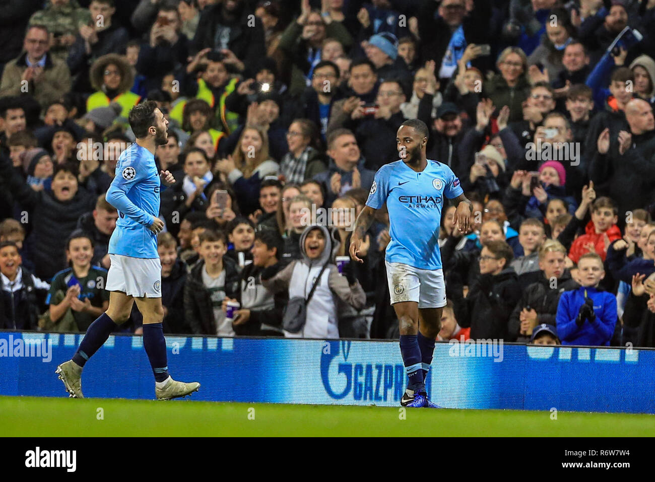 7. November 2018, das Etihad Stadium, London, England, UEFA Champions League, Manchester City v Shakhtar Donetsk; Raheem Sterling (07) von Manchester City feiert sein Ziel es 3-0 Credit: Mark Cosgrove/News Bilder zu machen Stockfoto