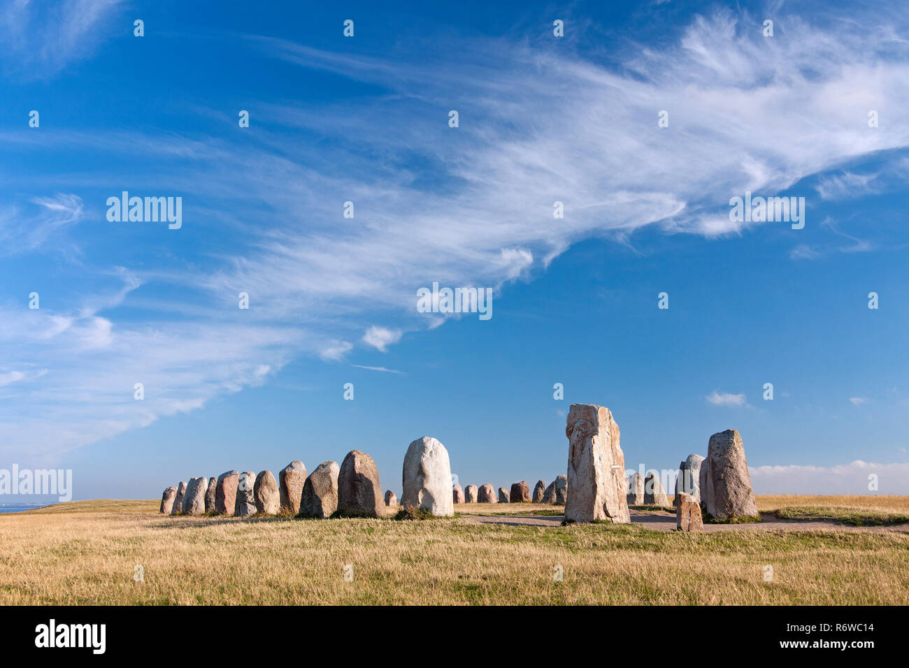 Nordic Eisen Alter Ale Steine/Ales stenar, Megalith-monument im Scania/Skåne, Stein Schiff in der Nähe von Kåseberga, Schweden, Skandinavien Stockfoto