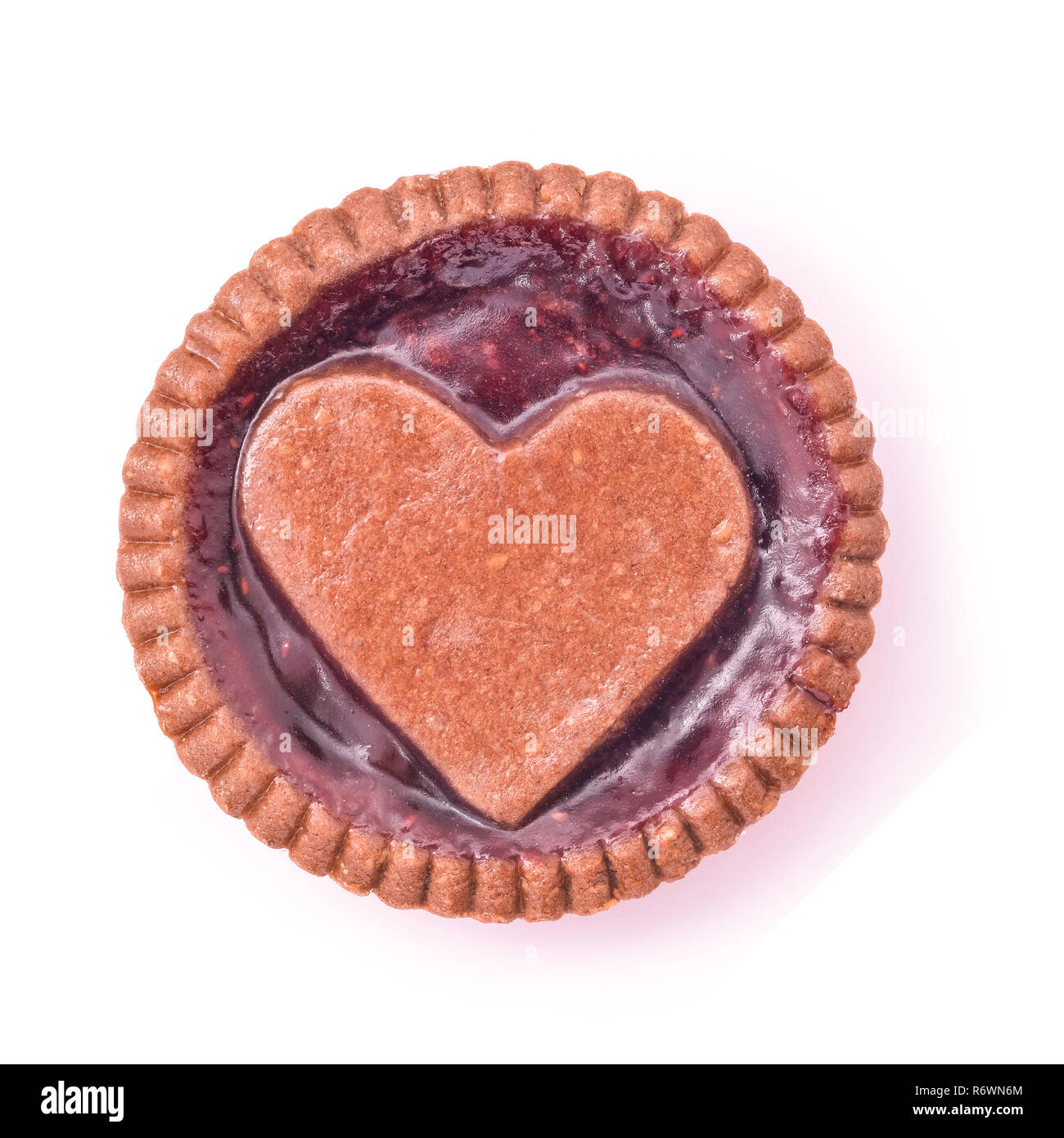 Herzförmige jam Cookie pie isoliert Stockfoto