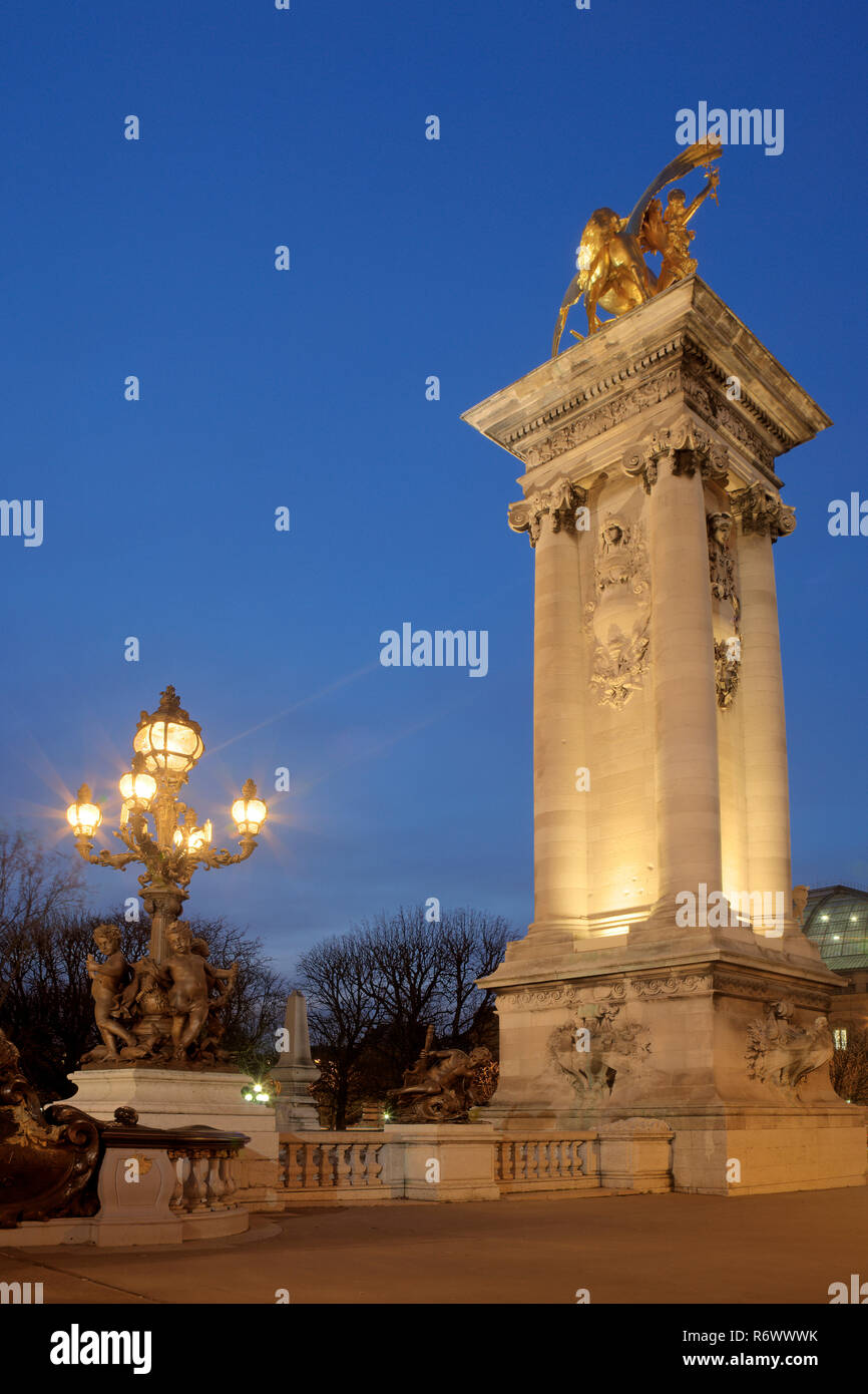 Alexandre III Brücke, Paris, Ile de France, Frankreich Stockfoto