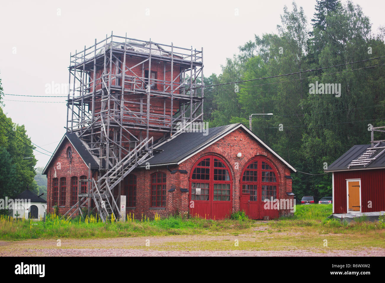 Anzeigen von Porvoo Altstadt mit roten hölzernen Schuppen, Borga, eine Stadt und eine Gemeinde an der südlichen Küste von Finnland liegt etwa 50 km Stockfoto