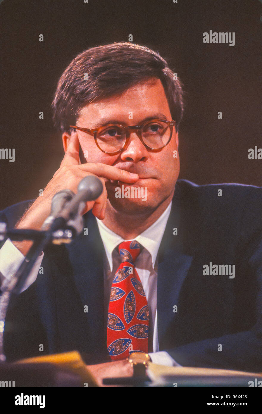 WASHINGTON, DC, USA - 12. NOVEMBER 1991: William Barr, Kandidat für die US-Generalstaatsanwalt, erscheint vor Senat-rechtsausschusse. Stockfoto