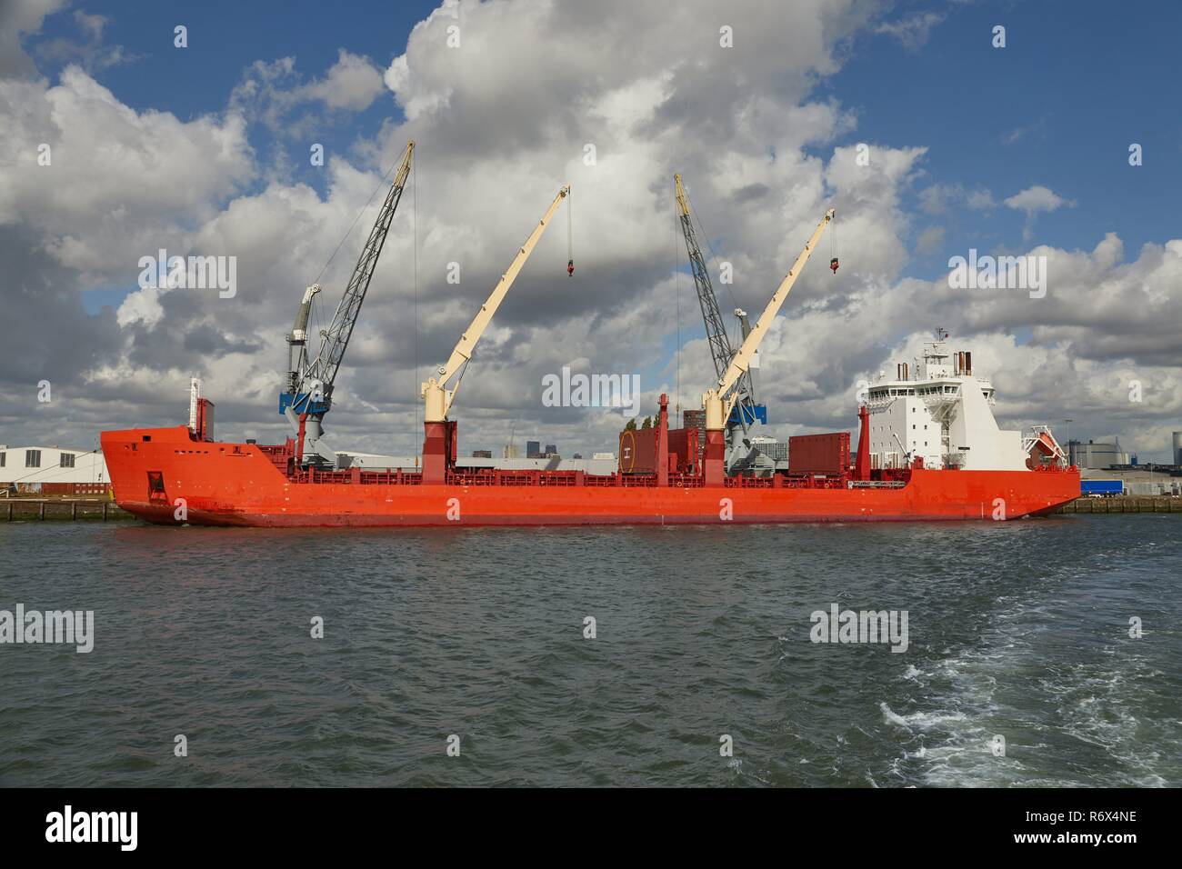 Industrielle Schiff im Dock Stockfoto