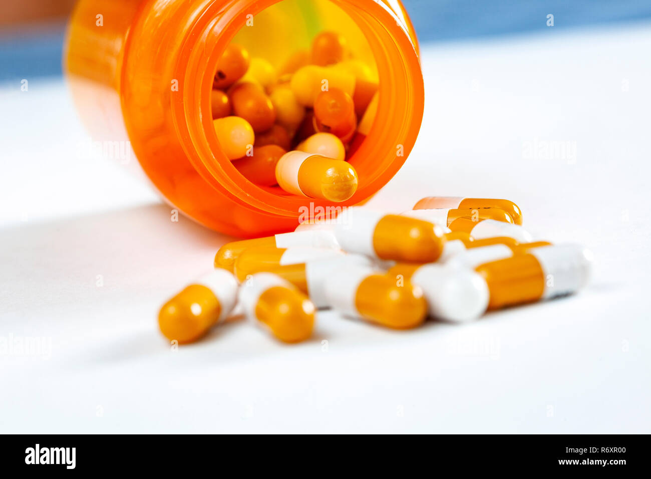 WA 17045-00 ... WASHINGTON - Pillen aus der Flasche. Stockfoto