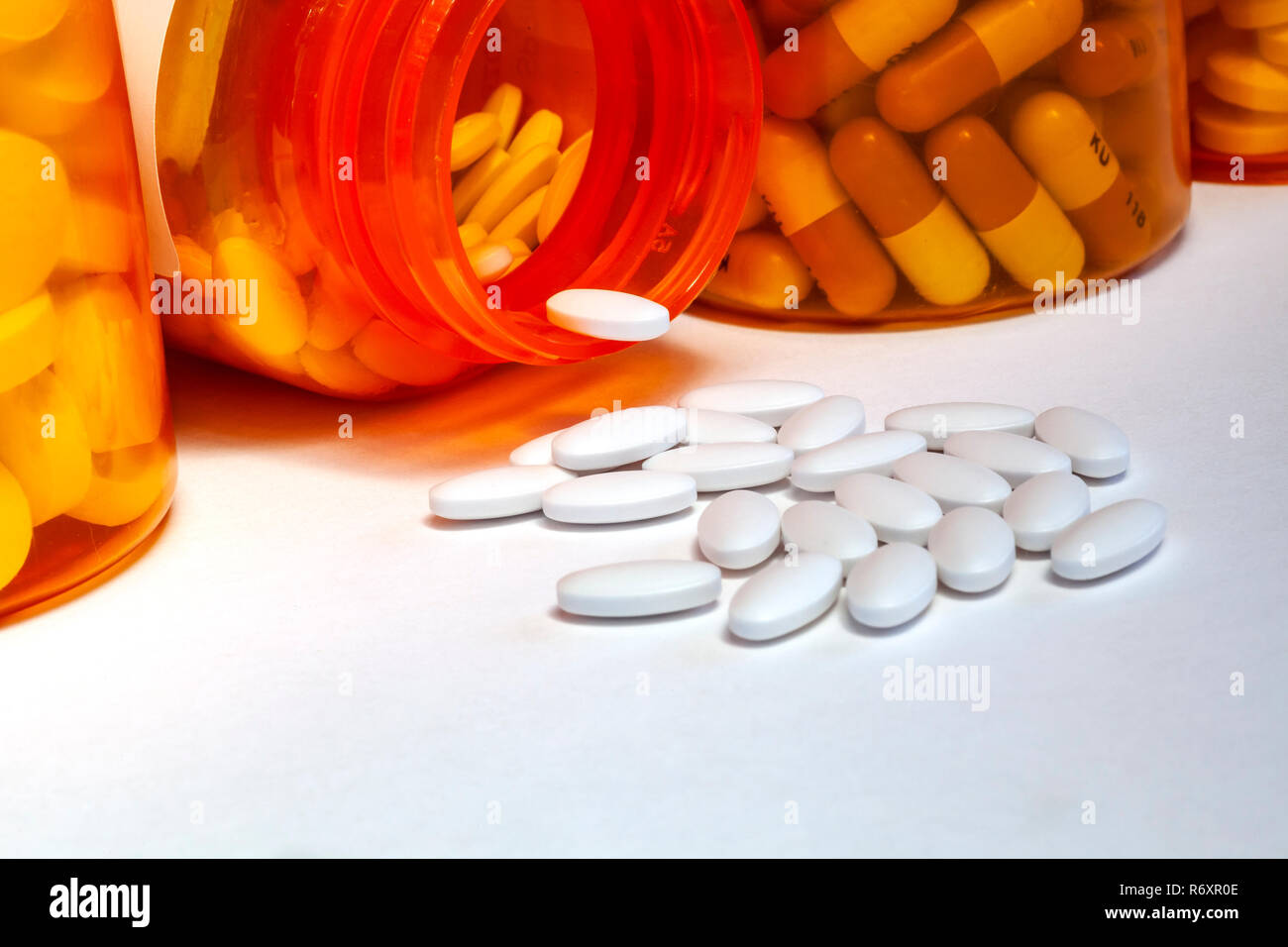 WA 17046-00 ... WASHINGTON - Pillen aus der Flasche. Stockfoto