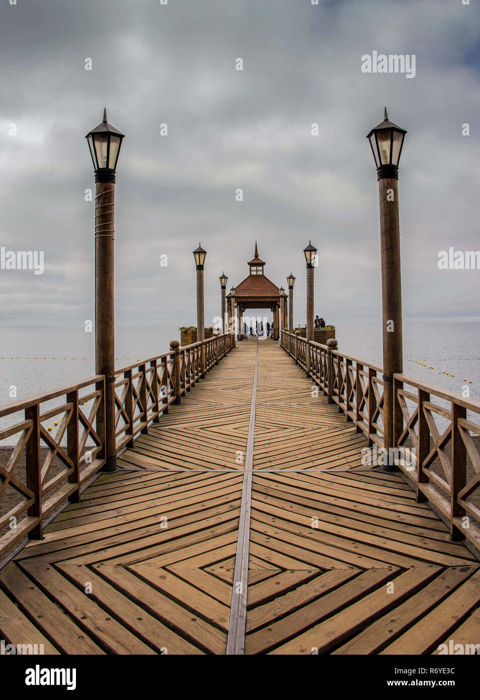 Die schönen hölzernen Pier am Lago Llanquihue, Frutillar Stockfoto