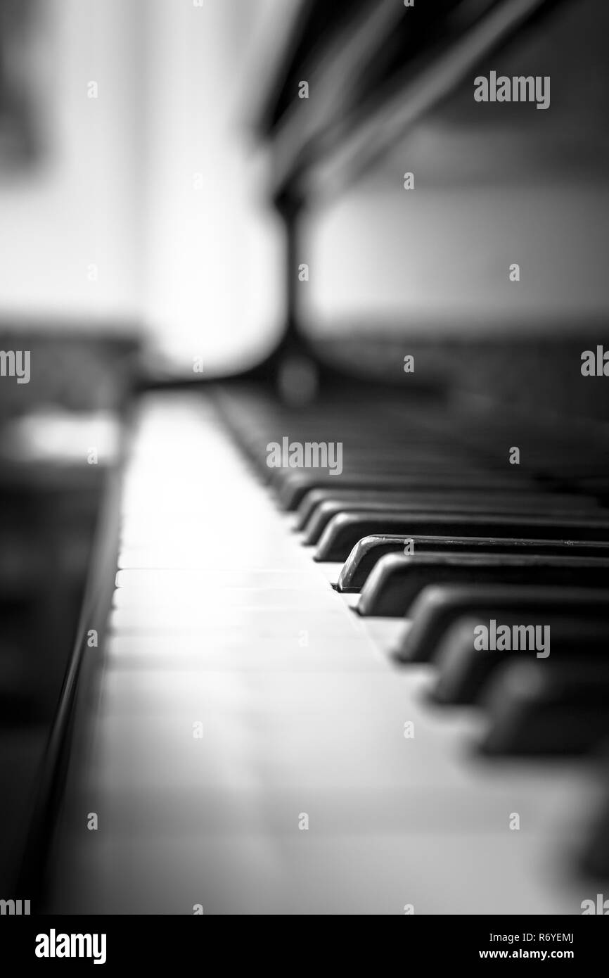 Klavier Tasten mit flacher DOF Stockfoto