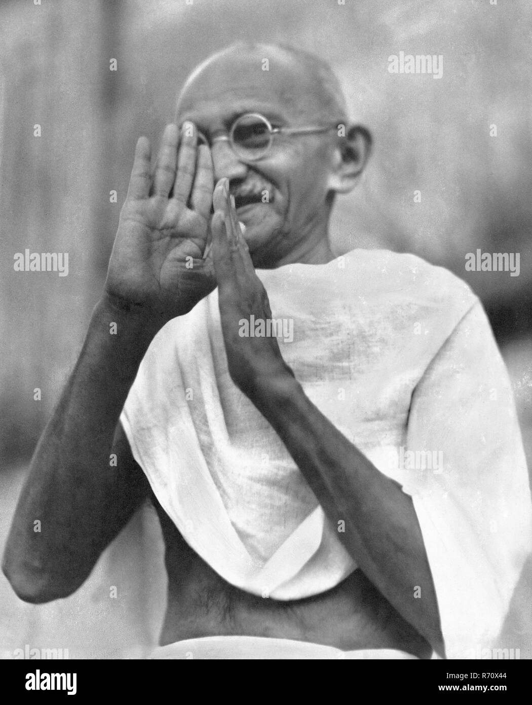 Mahatma Gandhi beim Gebet in Bombay, Mumbai, Maharashtra, Indien, Asien, September 1944 Stockfoto