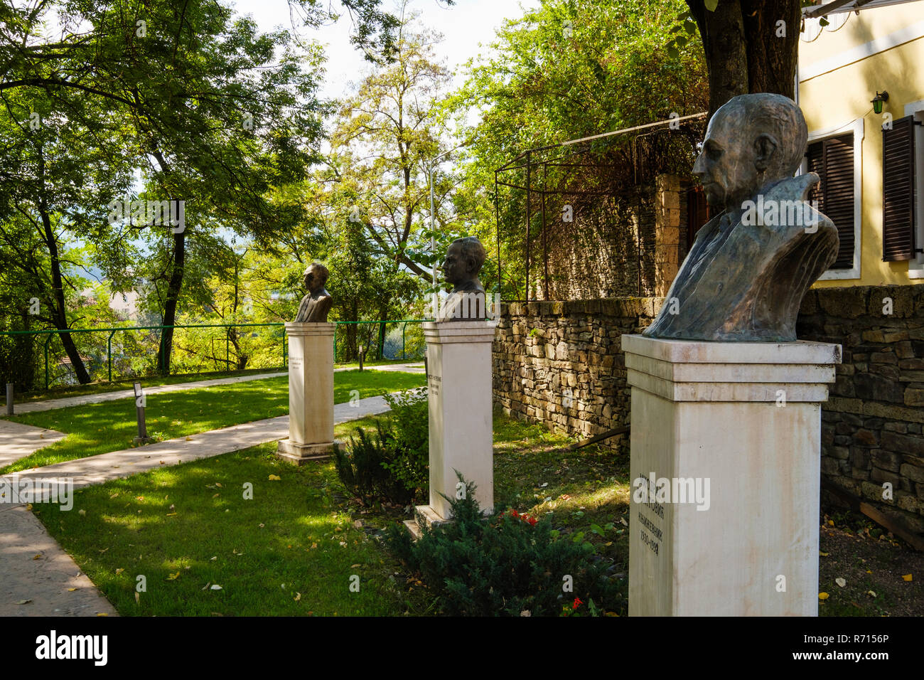 Büsten, Park der Dichter, Bijelo Polje, Montenegro Stockfoto