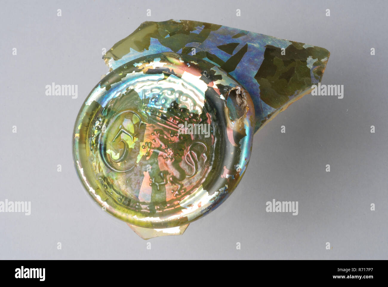 Glassiegel flasche -Fotos und -Bildmaterial in hoher Auflösung – Alamy