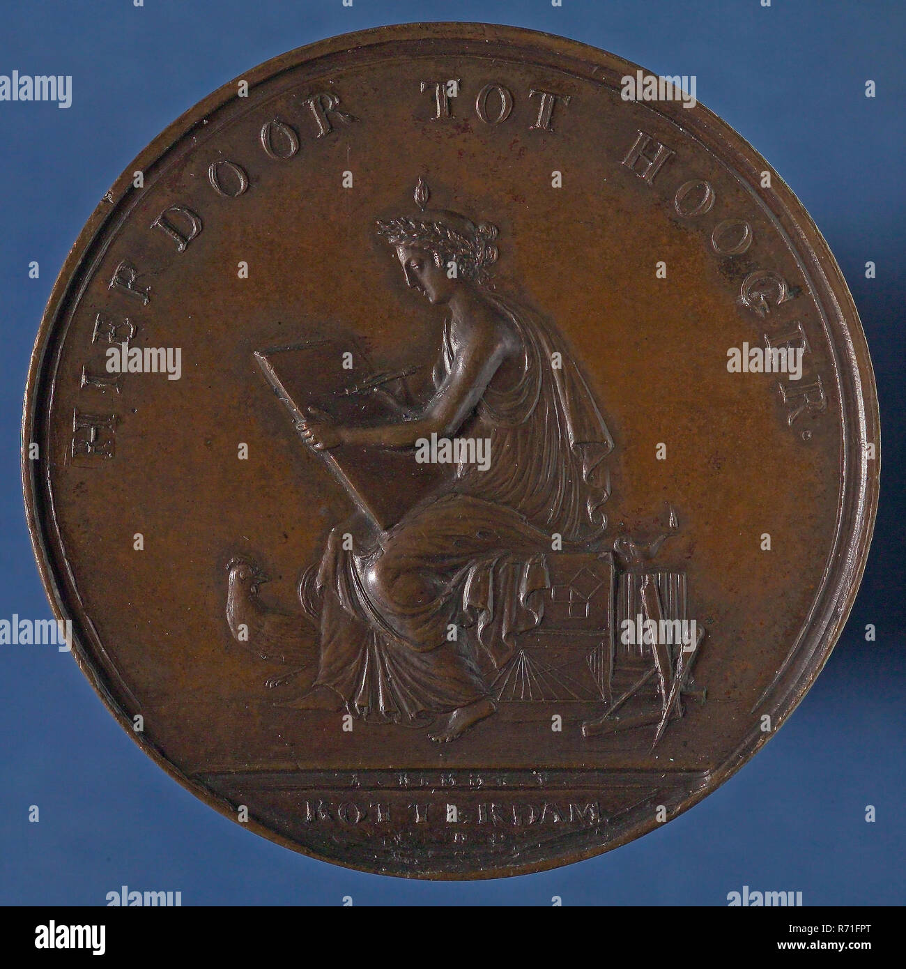 Stempel cutter: A. Bemme, Preis Medaille der Teekengenootschap HIERDOOR TOT HOOGER, Preis Medaille penning visuelles Material Bronze, Bild Muze van de tekenkunst, HIERMIT ZU HOOGER (Legende). BEMME F. ROTTERDAM C.. DEL (cut-off) Zeichnung Gesellschaft bedeutet dies, hooger Rotterdam Stockfoto