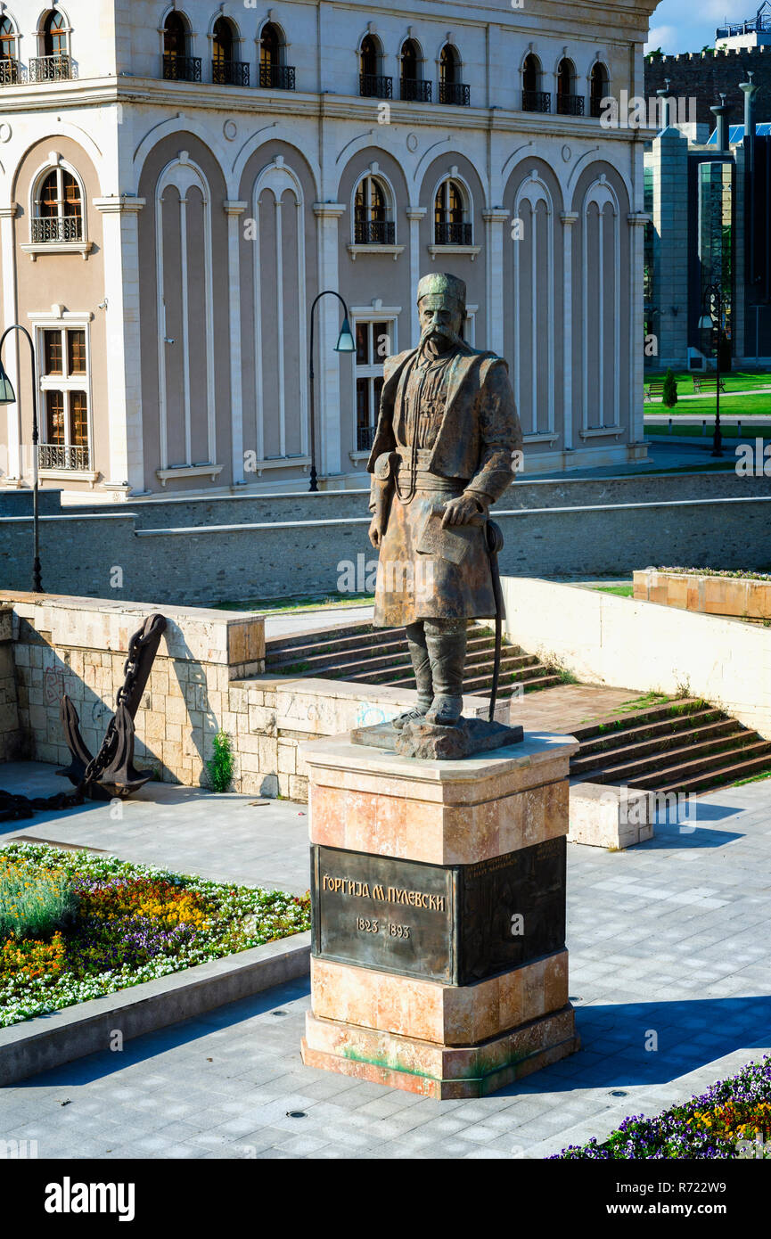 Nationalhelden Georgi Pulevski Statue vor der VMRO oder Museum der mazedonischen Kampf um Souveränität und Unabhängigkeit oder Museum der Victi Stockfoto