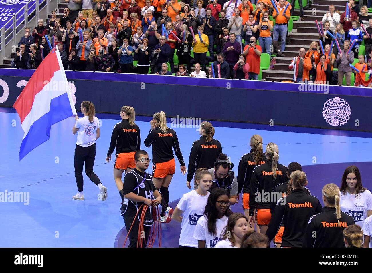 Montbeliard, Frankreich 1. dezember 2018 Europameisterschaften Handball: Niederlande / Spanien EK Handbal in Frankrijk, voorronde groep C Nederland - Spanje opkomst Nederlands Team Stockfoto