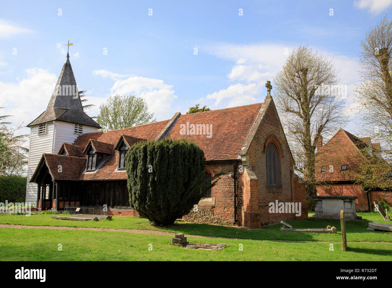 Greensted Kirche, geglaubt, der weltweit älteste Holz-, Kirche zu sein, in dem kleinen Dorf Greensted befindet, in der Nähe von Chipping Ongar, Essex, England. Stockfoto