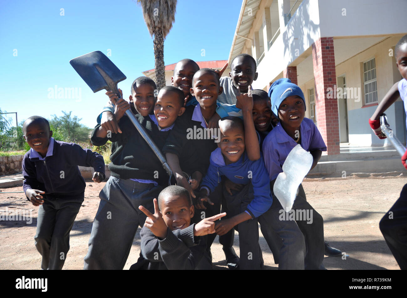Namibia: Die Schule für Kinder, die ihre Eltern durch HIV in Maltahöhe verloren Spielen Rockstars sind Stockfoto