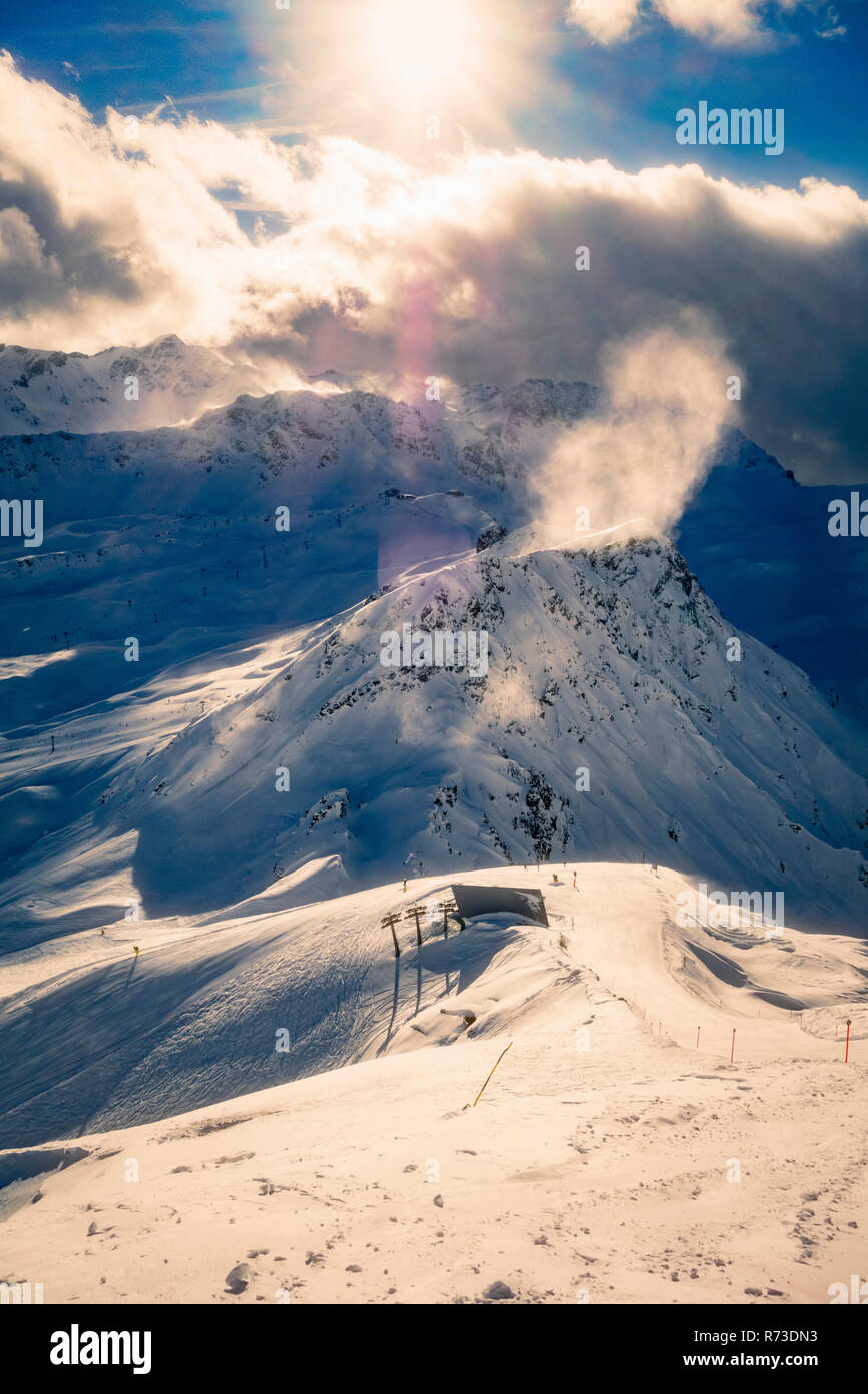 Schneebedeckten Alpen an einem sonnigen Tag, Arosa, Graubünden, Schweiz Stockfoto