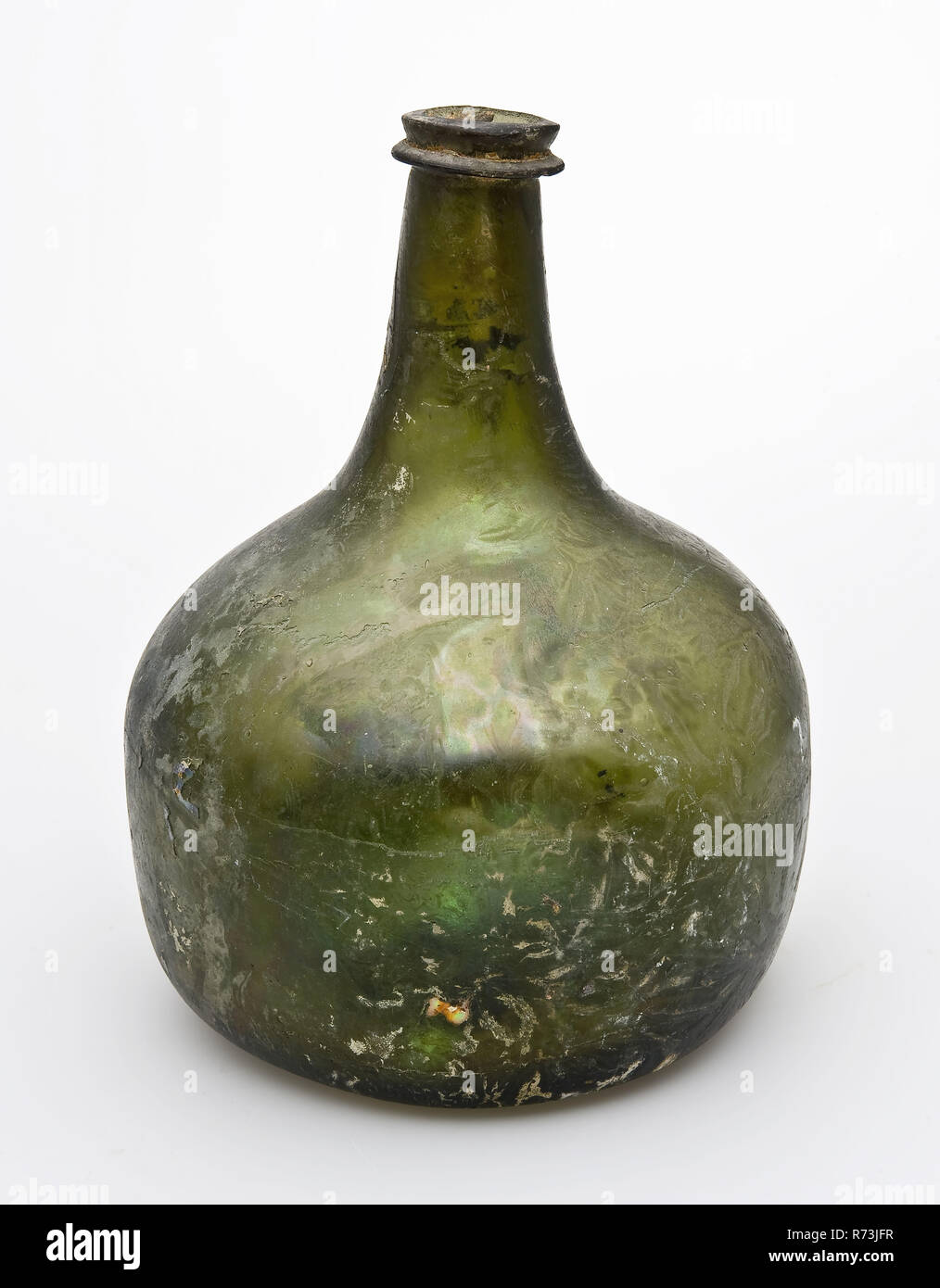 Bauch (Flasche) Flasche Flasche Flasche Flaschenhalter Boden finden Glas, geblasen und Glas Anwendung Runde Flasche in Klar Grün Glas. Pontil mark unter weit unten. Körper mit fast senkrecht aufsteigenden Wand zu konvexen
