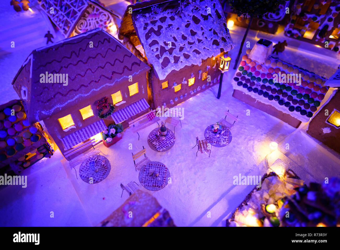 Lebkuchen Stadt, Pepperkaker Bien Bergen, Weihnachten Atmosphäre über der Stadt aus Lebkuchen. Skandinavische Weihnachten Stockfoto