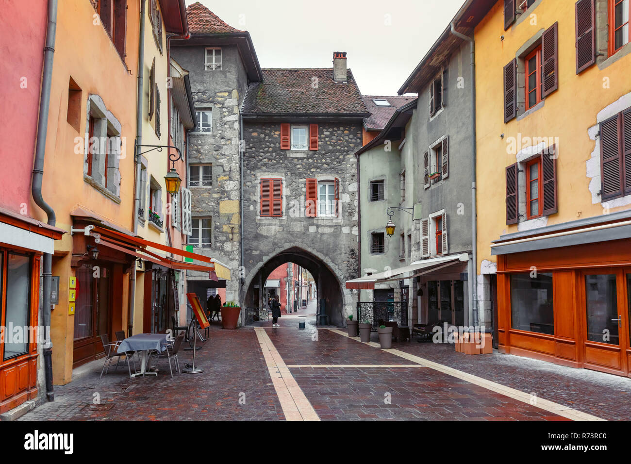 Grab Tor in der Altstadt von Annecy, Frankreich Stockfoto