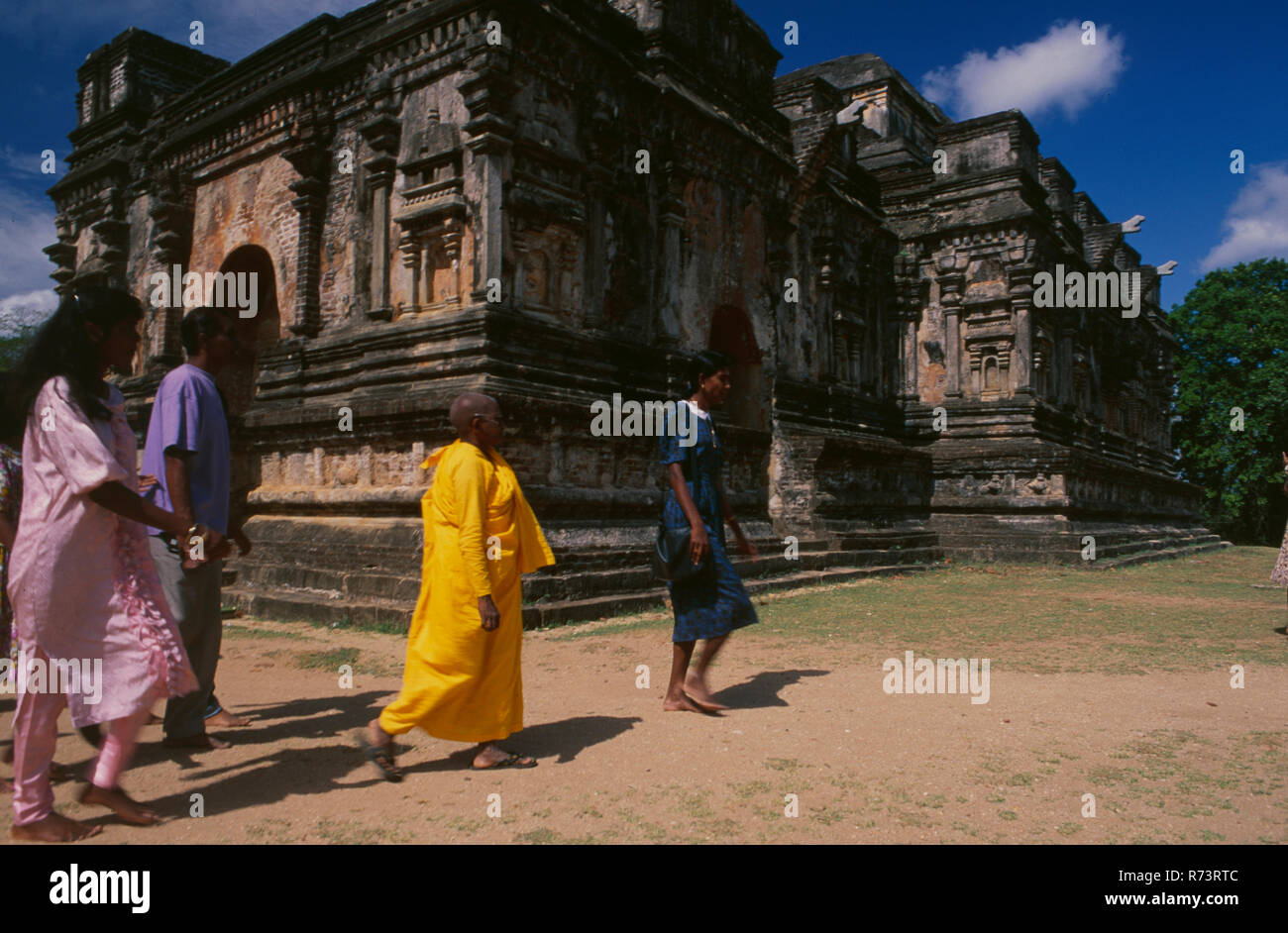 Sri Lanka: Der Tempel Ruinen der antiken König city Polonnaruwa ist eine der wichtigsten touristischen Attraktionen Stockfoto