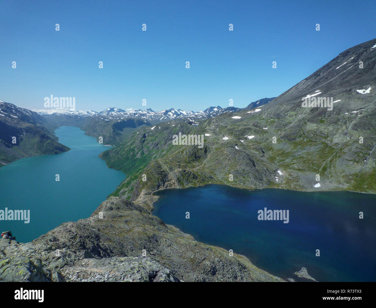 Besseggen Trail mit Blick über die Seen, Norwegen Stockfoto