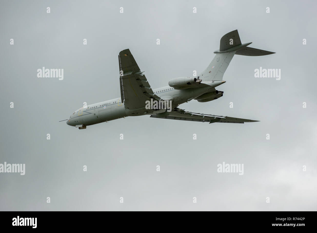 RAF Vickers VC-10 Long Range mit schmalem Jets ihren Landeanflug und Landung in Bruntingthorpe, gebrochen zu werden. Stockfoto