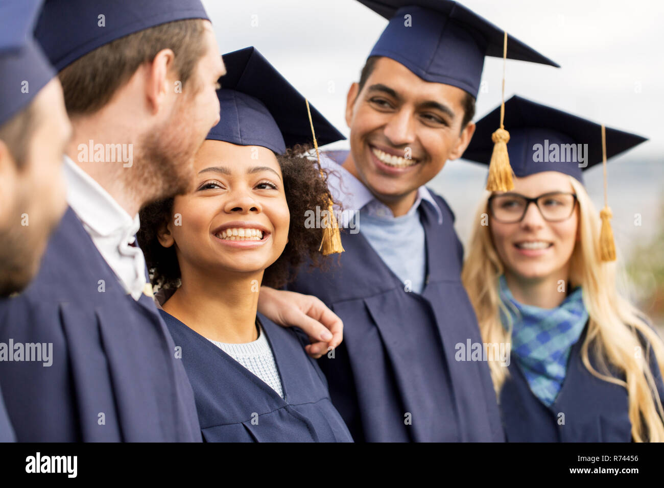 gerne Studenten oder Bachelor in Mörtel-boards Stockfoto