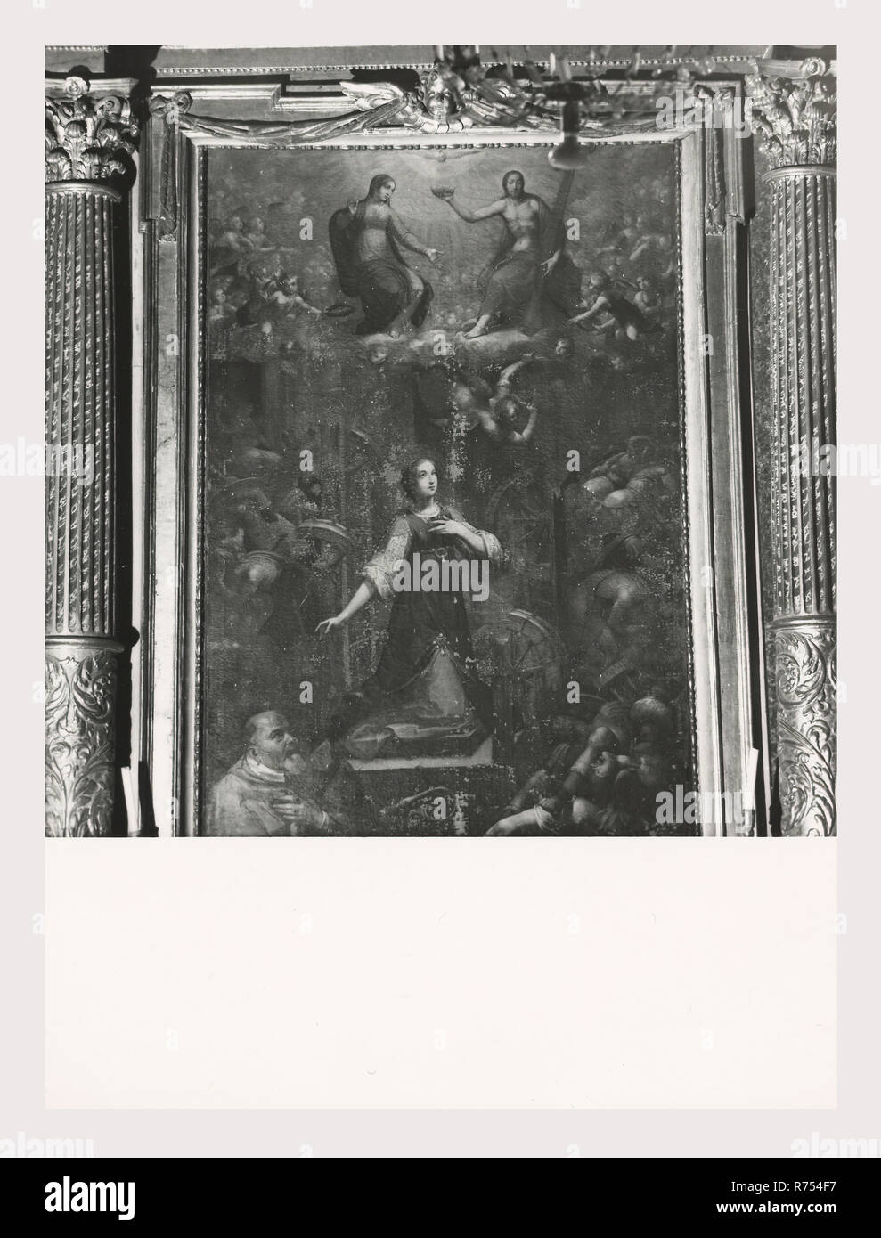 Umbrien Perugia Spello S. Lorenzo, das ist mein Italien, die italienische Land des Visual History, S. Lorenzo 1120 steht auf dem Gelände der ehemaligen S. Ercolano. Außenansichten der Portal aus dem 13. Jahrhundert und die Fassade im Jahr 1540 umgebaut. Blick auf den Innenbereich konzentriert sich auf die Malerei und Skulptur vom 15. bis 18. Jahrhunderts Marmor Intarsien Taufbecken 1607 Hauptaltar Baldachin eine Nachahmung des in St. Peter, Rom Holz Intarsien choirstalls aus Holz und Brust in der Sakristei mit dem intarsiaed dar, Mose, Noah und Zaccariah hölzerne Kanzel mit Reliefs des Martyriums des S. Lorenzo Fresken in Th Stockfoto