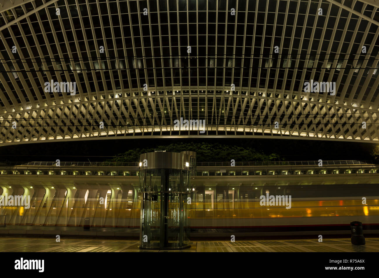 Bahnhof Guillemin Lüttich Belgien Archtect Calatrava Stockfoto