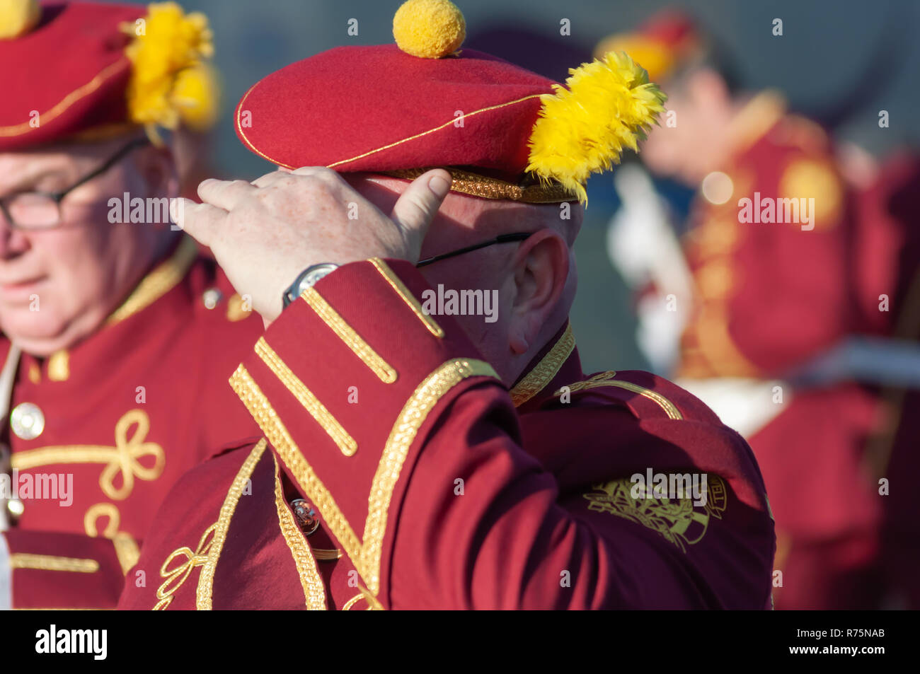 Glasgow, Schottland, Großbritannien. 8. Dezember, 2018. Band Mitglieder im The Apprentice Boys von Derry schottischen Amalgamated Ausschuss jährliche Schließung der Tore eine Parade durch die Straßen der Stadt zum Kelvingrove Park zu Wishart Straße. Credit: Skully/Alamy leben Nachrichten Stockfoto