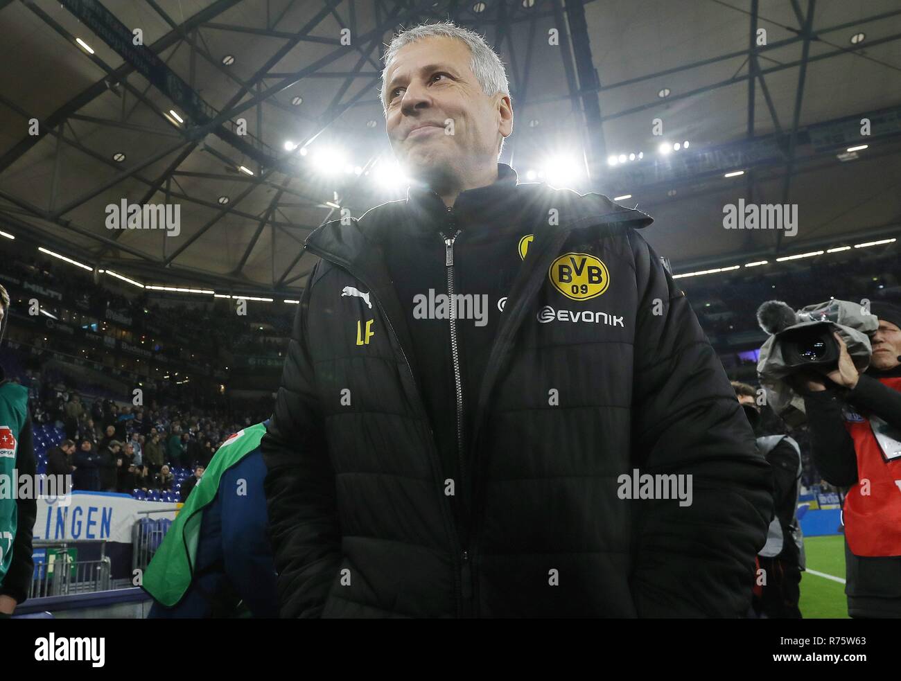 Firo: 08.12.2018 Fußball, 1.Bundesliga, Saison 2018/2019 FC Schalke 04 - BVB Borussia Dortmund Lucien Favre Porträt | Stockfoto