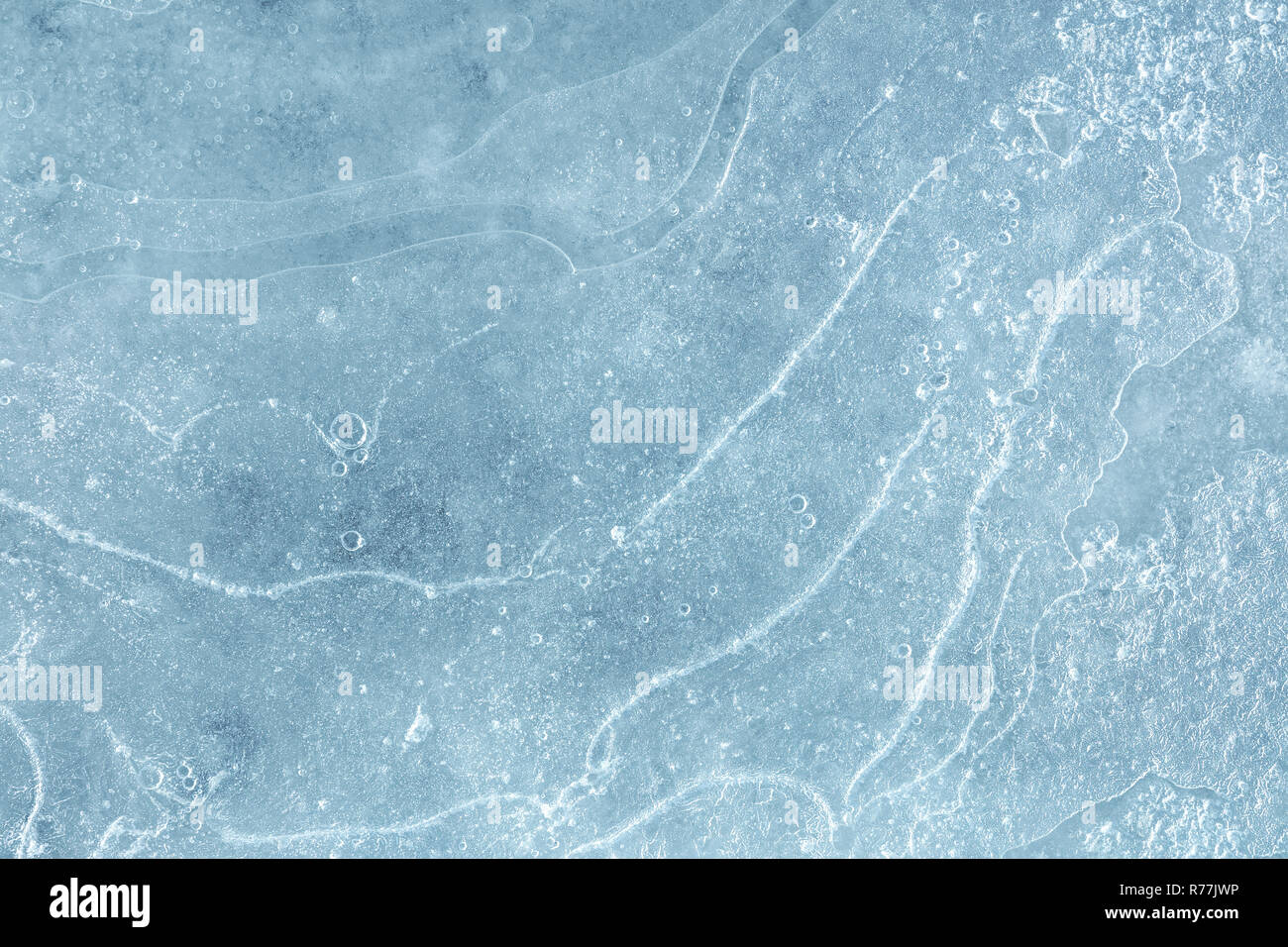 Eisige See Oberfläche mit Eis bedeckt. Winter eisige Hintergrund Makro anzeigen Stockfoto