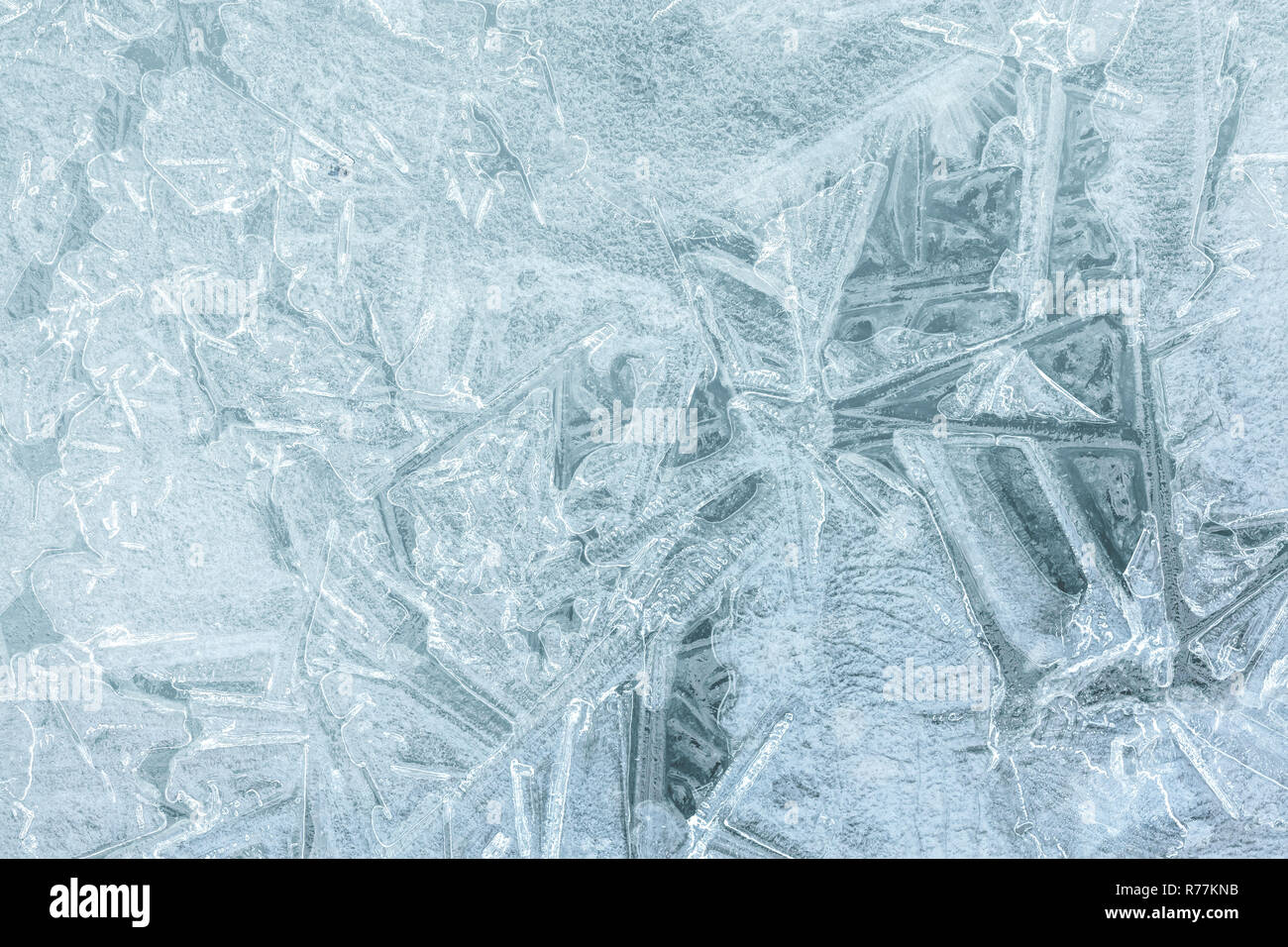 Winter strukturierten Hintergrund. Eisschmelze auf zugefrorenen Fluss Oberfläche Stockfoto