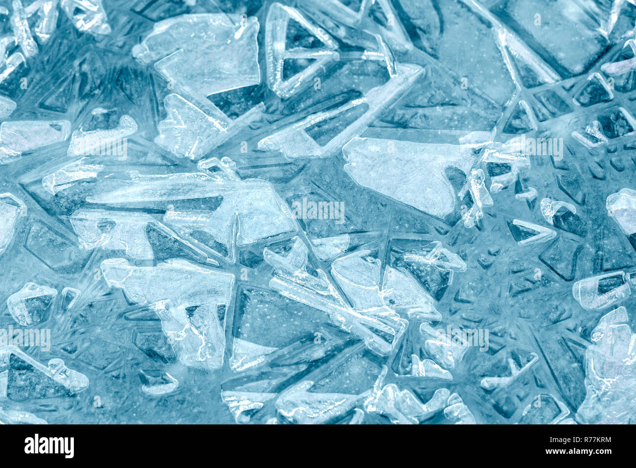 Crystal Ice strukturierten Hintergrund. gefrorene Fluss im Winter Makro anzeigen Stockfoto