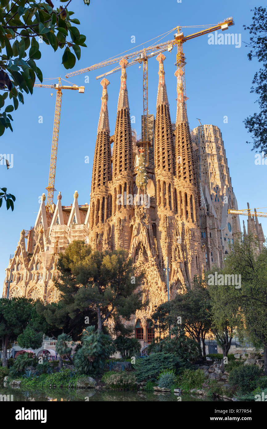 Barcelona, Spanien - 26. März 2018: La Sagrada Familia - die imposante Kathedrale von Gaudí entworfen, die sich seit dem 19. März 1882 und Nr. Stockfoto