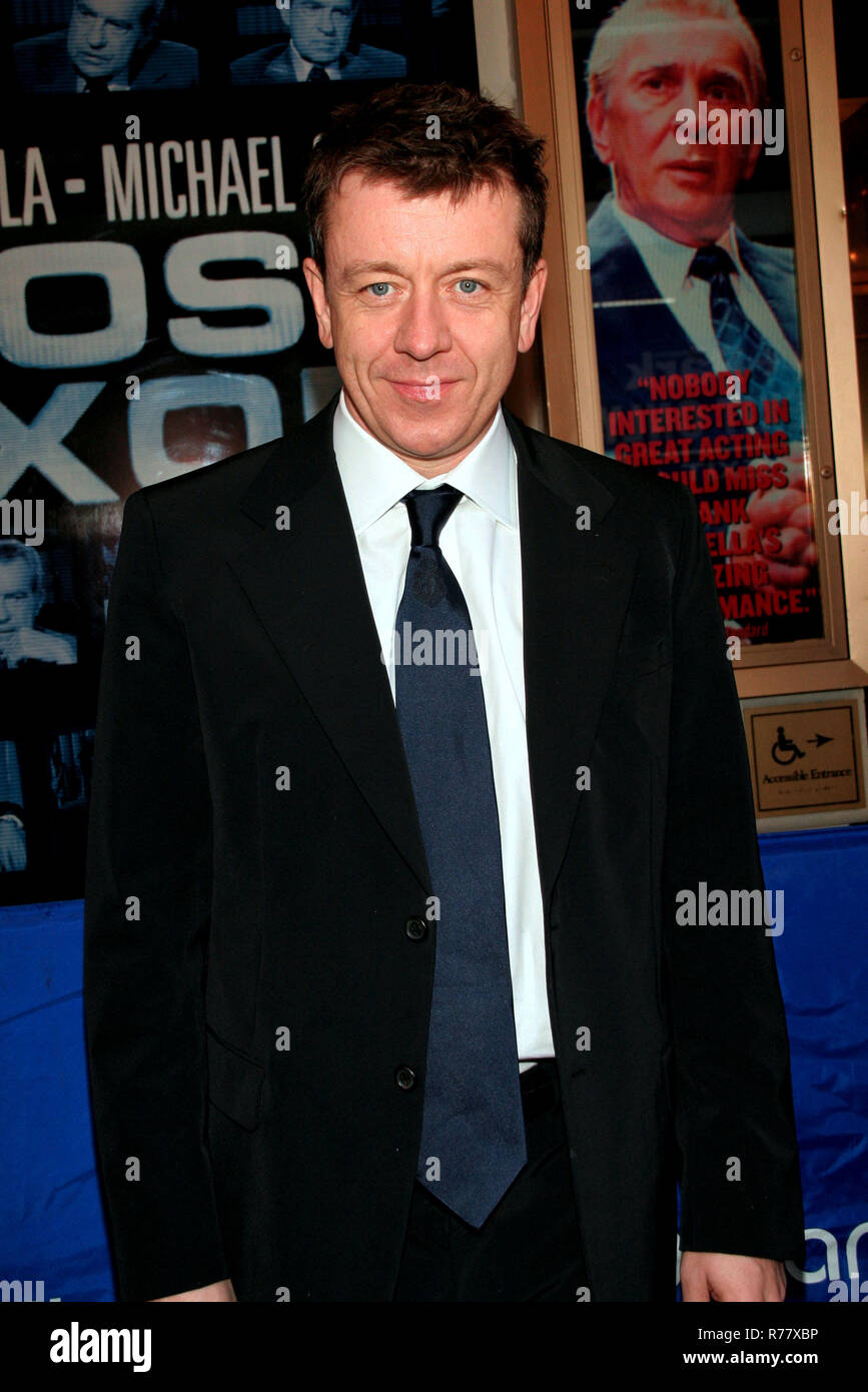 New York, NY - 22. April: Peter Morgan bei Frost/Nixon öffnung Nacht am Broadway an der Bernard B. Jacobs Theater am Sonntag, den 22. April 2007 in New York, NY (Foto von Steve Mack/S.D. Mack Bilder) Stockfoto