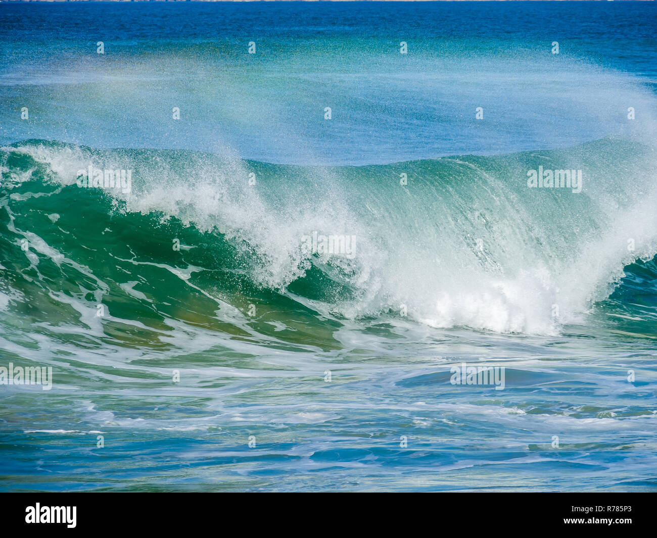 Die Wellen der Brandung am Ufer des stürmischen Atlantik in der Nähe von Safi Marokko Stockfoto