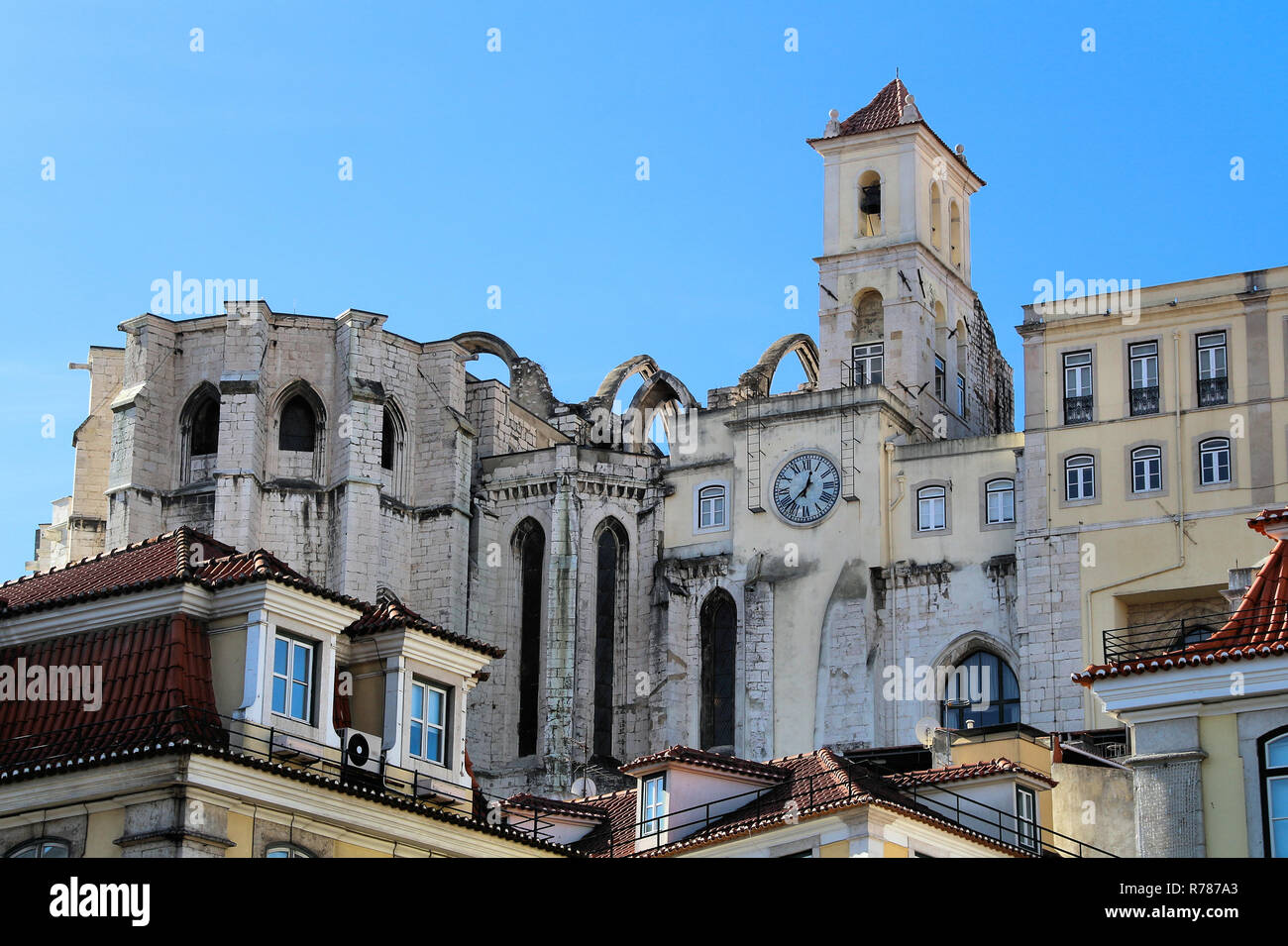 Erdbeben zerstört Karmeliterkirche in Lissabon Stockfoto