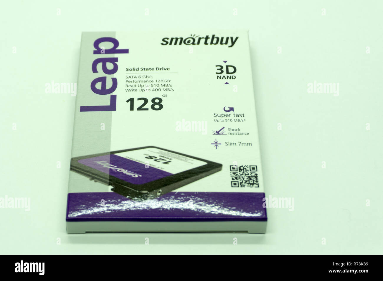 SSD smartbay, Speichergeräte mit Datenaufzeichnung, Russland Berezniki 13 Nov 2018 Stockfoto