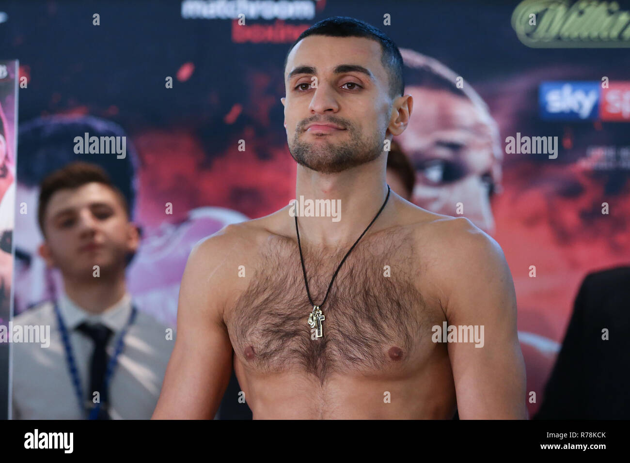 David Avanesyan wiegt vor seinem Kampf mit Josh Kelly auf den Matchroom Boxen zeigen in Sheffield, South Yorkshire, Vereinigtes Königreich. Stockfoto