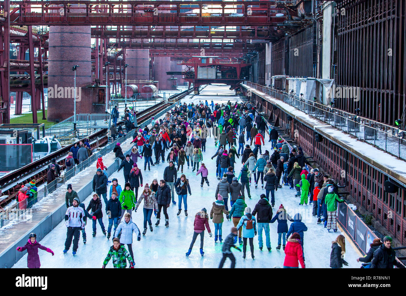 UNESCO Weltkulturerbe Zeche Zollverein, Kokerei Zollverein Kokerei, Eislaufbahn, Essen, Nordrhein-Westfalen Stockfoto