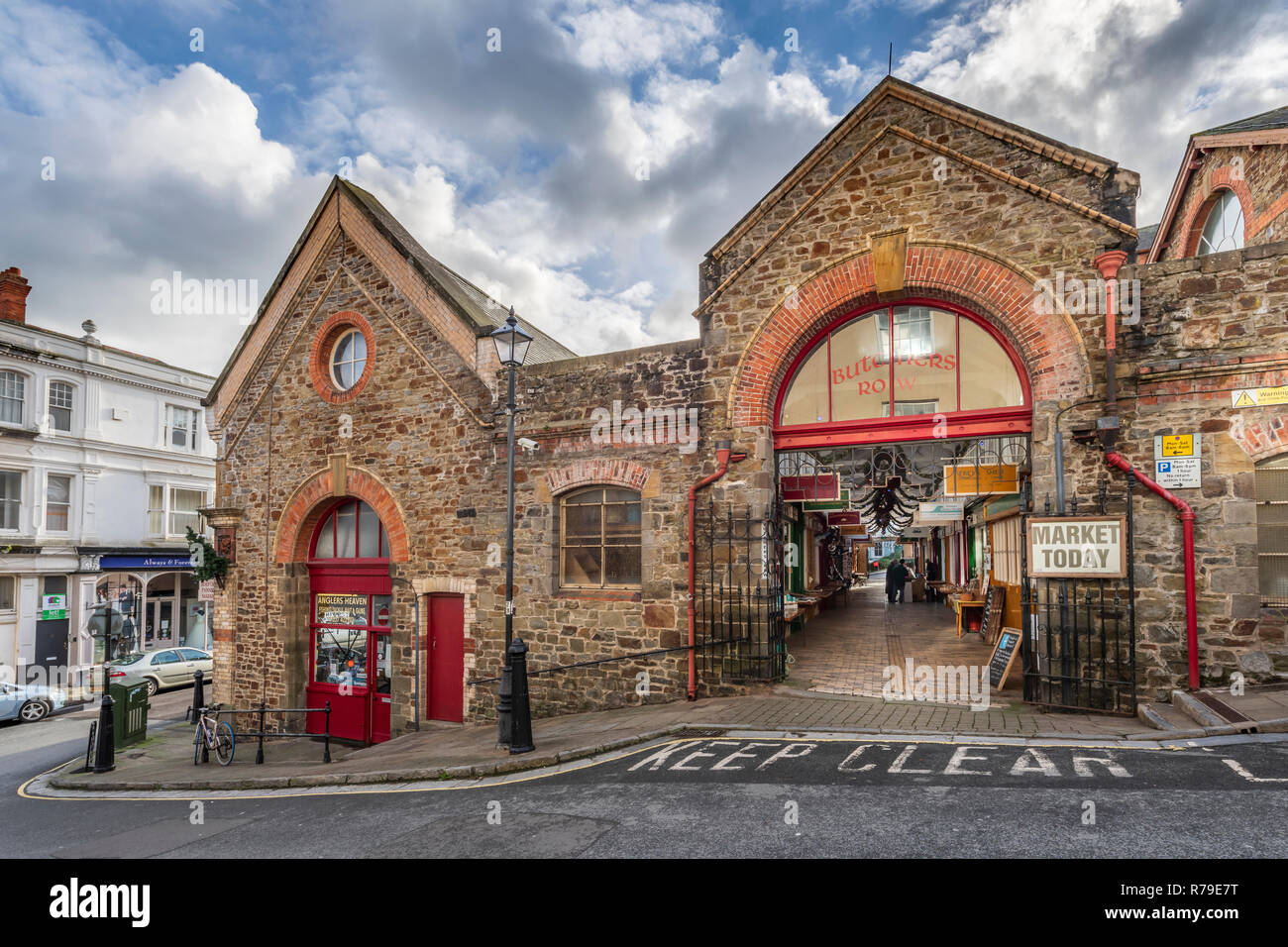 Die historische Pannier Market in Bideford wurde 1884 erbaut der Fischmarkt, Metzgerei Stände und Corn Exchange. Die Bauern Ehefrauen brachten Produ Stockfoto