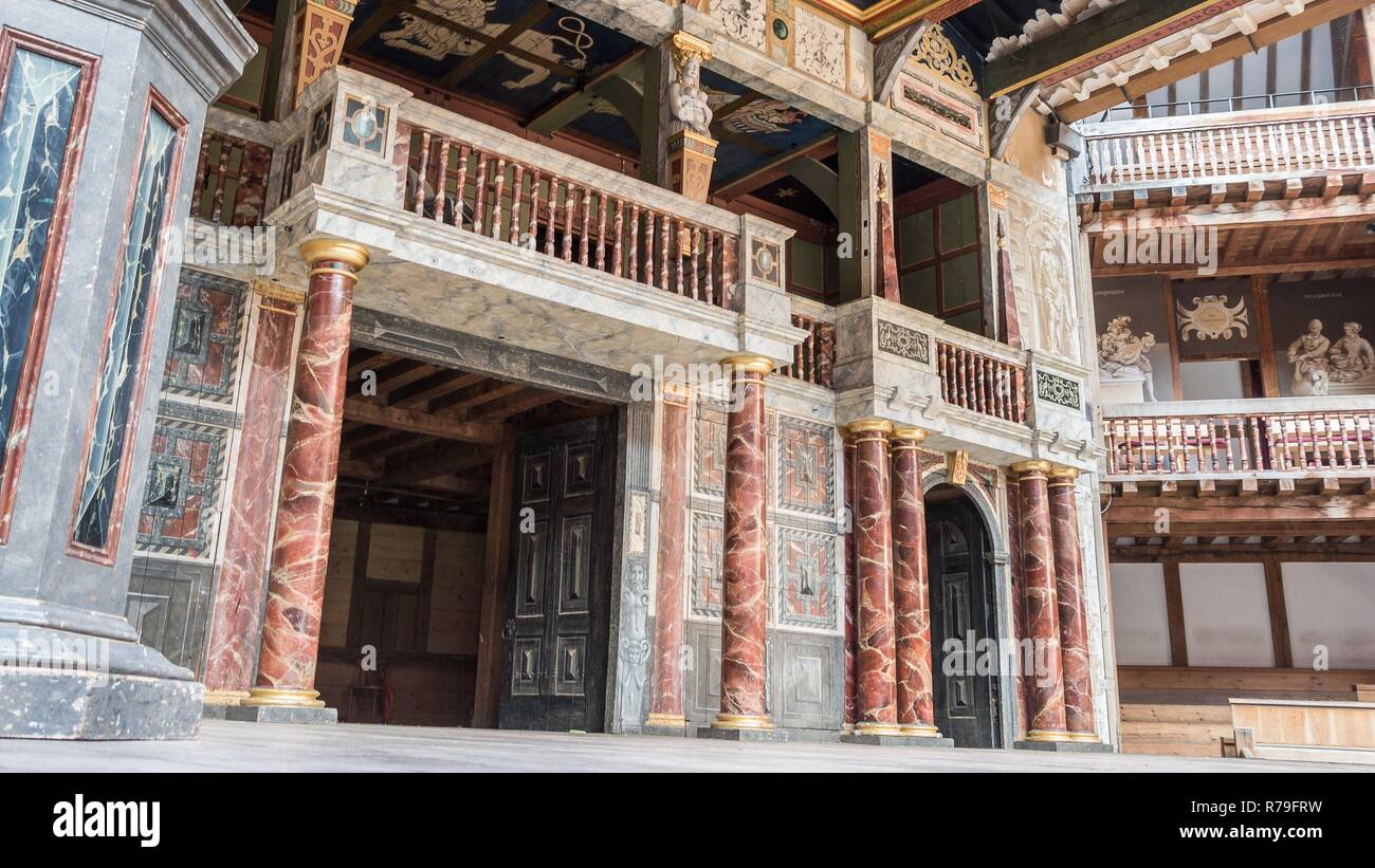 LONDON, UK - Oktober, 13, 2014: in der berühmten alten Shakespeare's Globe Theatre in London. Stockfoto