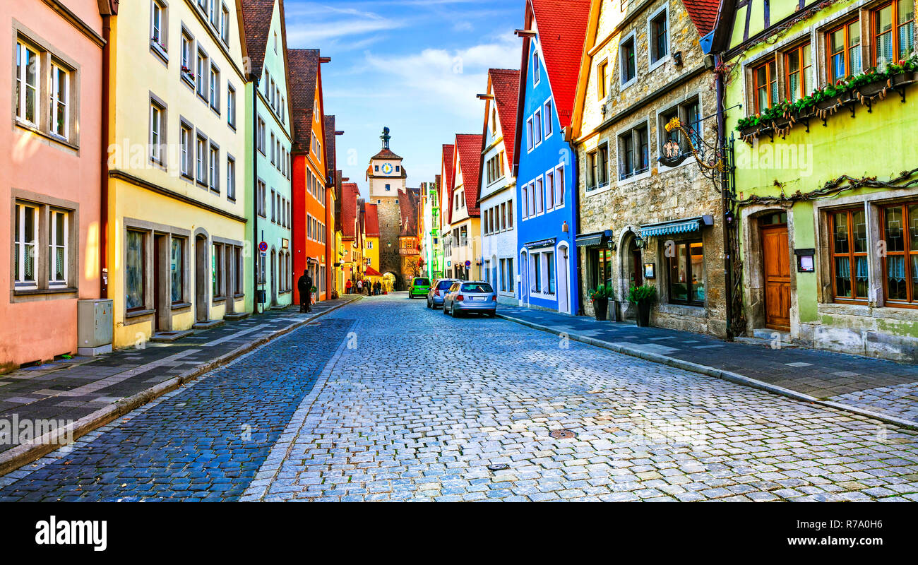 Traditionelle bunte Häuser in Rothenburg o.d. Tauber Dorf, Bayern, Deutschland. Stockfoto