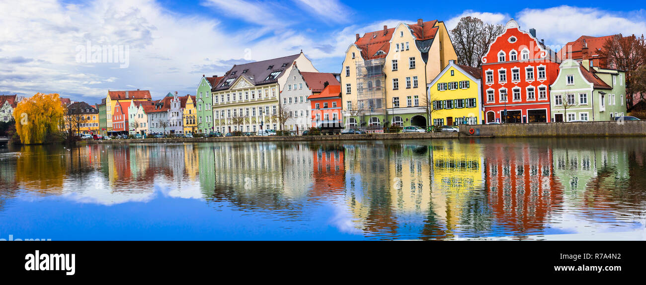 Beeindruckende Landshut Dorf, mit bunten Häusern und den Fluss, Bayern, Deutschland Stockfoto